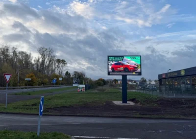 Projekt: Arnstadt -Autohaus Liebe-Doppelseitiger Led Screen 2x7 qm P3.9mm