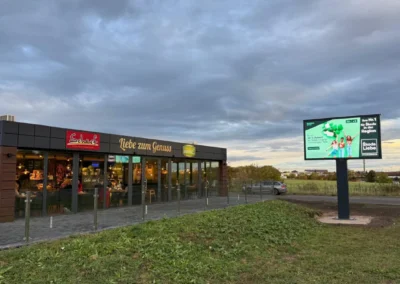 Projekt: Arnstadt -Autohaus Liebe-Doppelseitiger Led Screen 2x7 qm P3.9mm