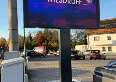 Projekt: Autohaus Wilsdruff Doppelseitiger Led Screen 2x 7qm AQ P3.9mm