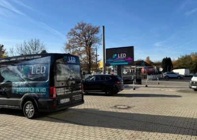 Projekt: Autohaus Wilsdruff Doppelseitiger Led Screen 2x 7qm AQ P3.9mm
