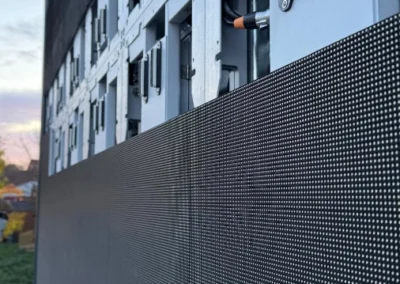 Projekt: Autohaus Wilsdruff Doppelseitiger Led Screen 2x 7qm AQ P3.9mm