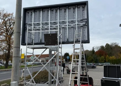 Projekt: Autohaus Wilsdruff Doppelseitiger Led Screen 2x 7qm AQ P3.9mm